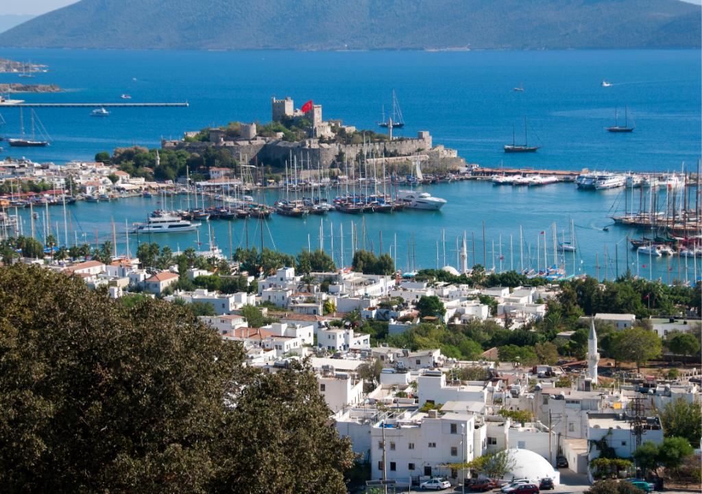 Ankara Çıkışlı Bodrum Turları: Güneş, Deniz ve Eğlencenin Buluştuğu Tatil Fırsatları
