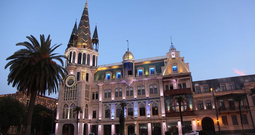 İSTANBUL ÇIKIŞLI UÇAKLI KARS TİFLİS BATUM KARADENİZ TURU (Kurban Bayramı Özel)