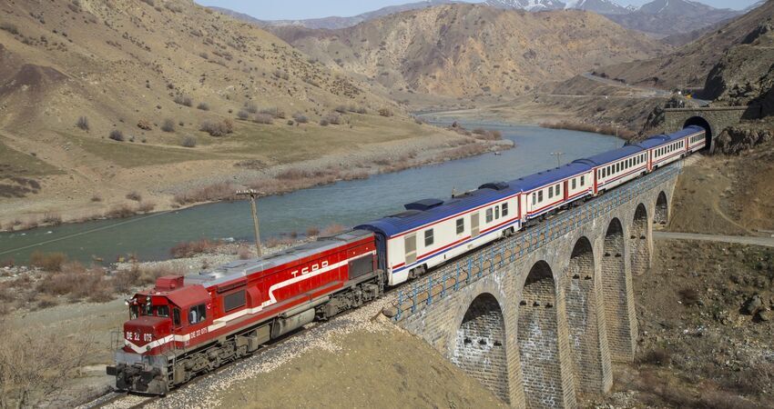 VAN GÖLÜ EKSPRESİ İLE VAN DOĞUBEYAZIT TURU 