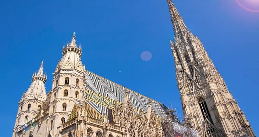 BUDAPEŞTE BRATİSLAVA VİYANA PRAG BERLİN TURU