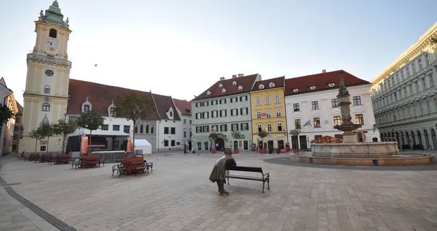 BUDAPEŞTE BRATİSLAVA VİYANA PRAG BERLİN TURU