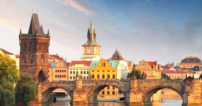 BUDAPEŞTE BRATİSLAVA VİYANA PRAG BERLİN TURU
