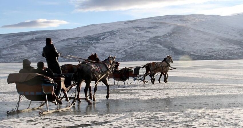 Yılbaşı Özel Turistik Doğu Ekspresi ile Kars Turu (Tren Gidiş - Uçak Dönüş)