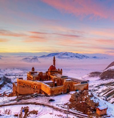 İstanbul Çıkışlı Yataklı Tren İle Van Kars Erzurum Turu Uçak Gidiş-Tren Dönüş
