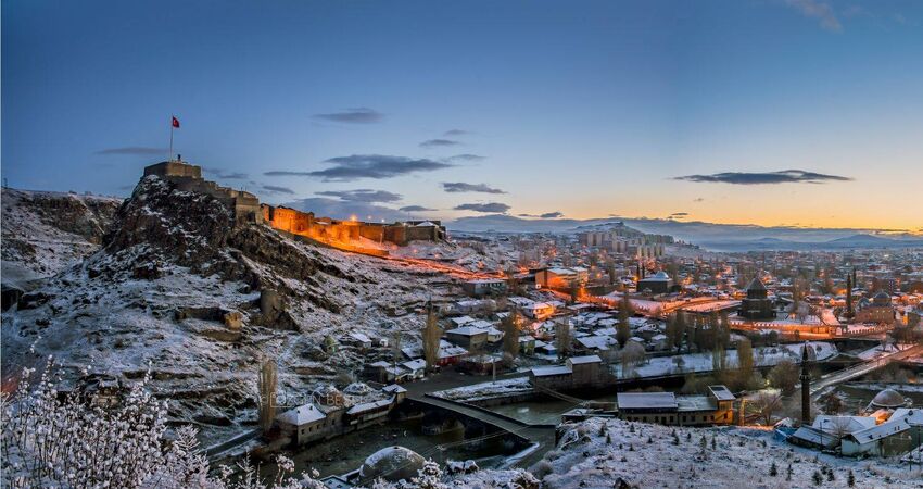 Yataklı Tren ile Van Kars Erzurum Turu (Tren Gidiş - Uçak Dönüş)