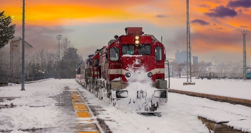 İstanbul Çıkışlı Yataklı Tren İle Van Kars Erzurum Turu Uçak Gidiş-Tren Dönüş
