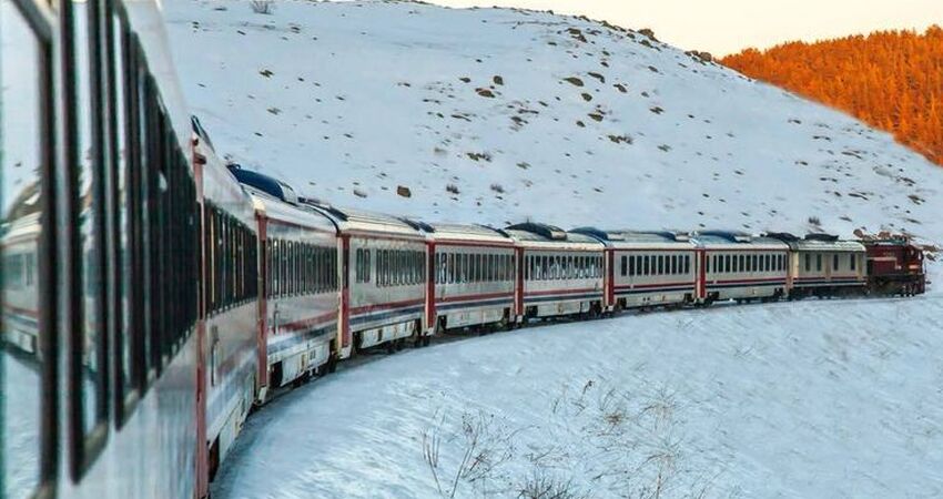 İstanbul Çıkışlı Turistik Doğu Ekspresi Kars Turu (Uçak Gidiş - Tren Dönüş)